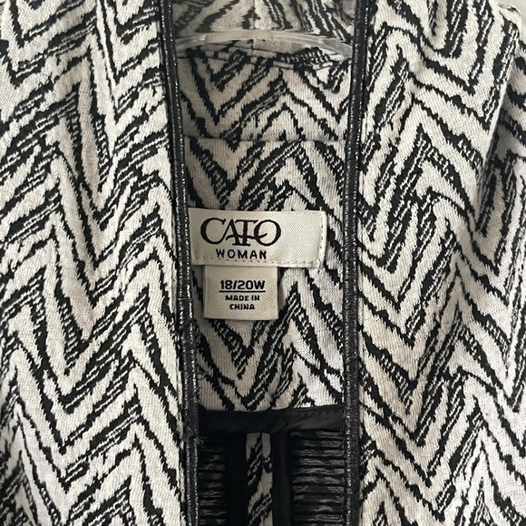 CATO Woman Black and White Chevron Blazer size 18/20W - Picture 5 of 12